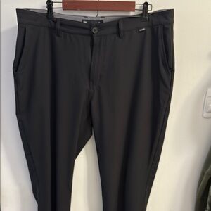 Men’s Travis Mathew OPEN TO CLOSE TECH CHINO PANT